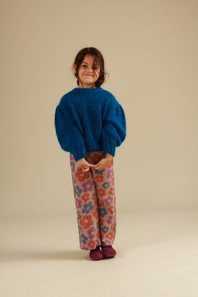 23236 joggers  flower woodrose (Archive item).